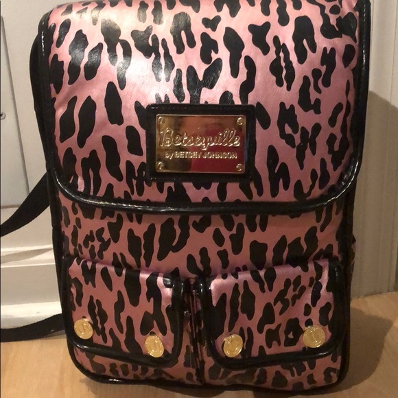 Betsey Johnson Handbags - BETSEY JOHNSON LEOPARD COMPUTER BAG